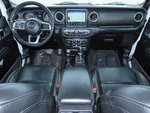 Used 2019 Jeep Wrangler Unlimited Sahara w/ Quick Order Package 24M Moab image 28