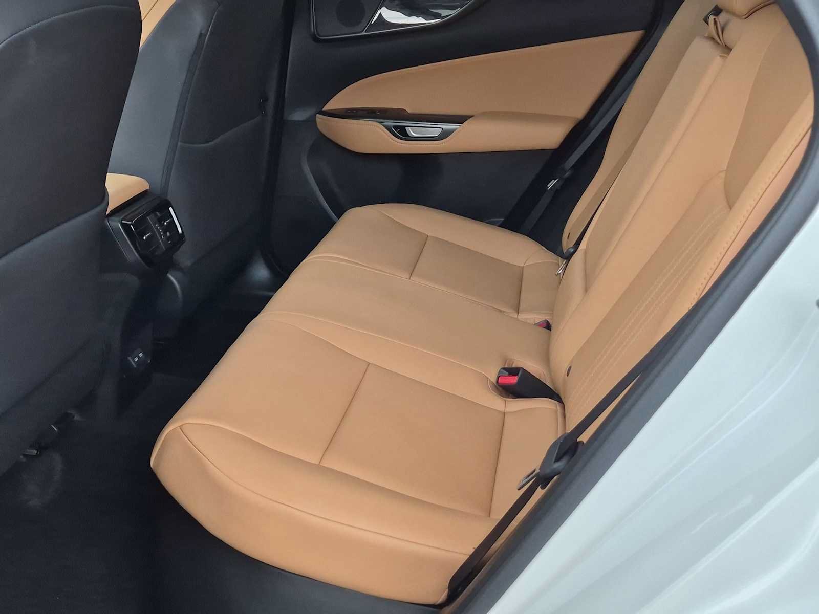 Used 2024 Lexus NX 350h AWD image 21
