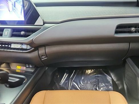 Used 2023 Lexus UX 250h AWD w/ Premium Package image 36