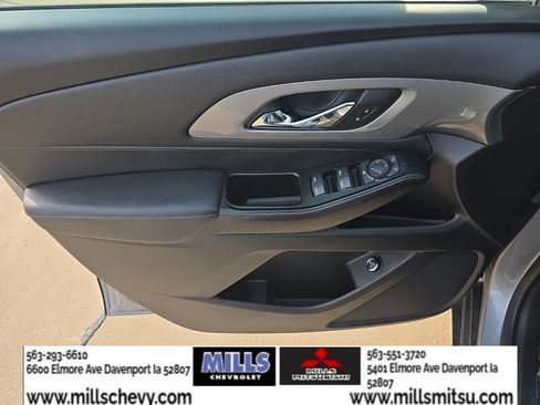 Used 2023 Chevrolet Traverse LT AWD/4WD image 16