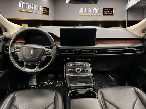 Used 2023 Lincoln Nautilus Reserve AWD/4WD image 2