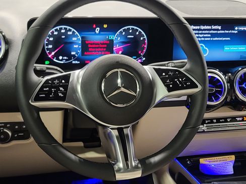 New 2026 Mercedes-Benz GLB 250 4MATIC image 18