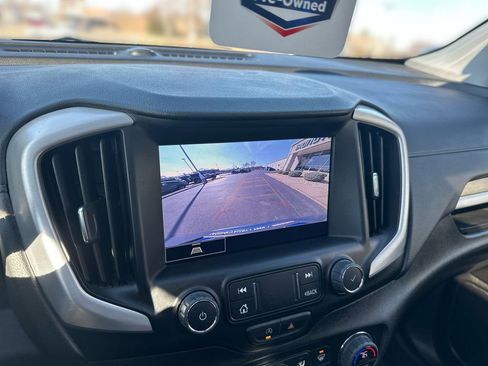 Used 2024 GMC Terrain SLT w/ Elevation Edition image 22