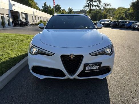 Used 2023 Alfa Romeo Stelvio Sprint AWD/4WD image 3