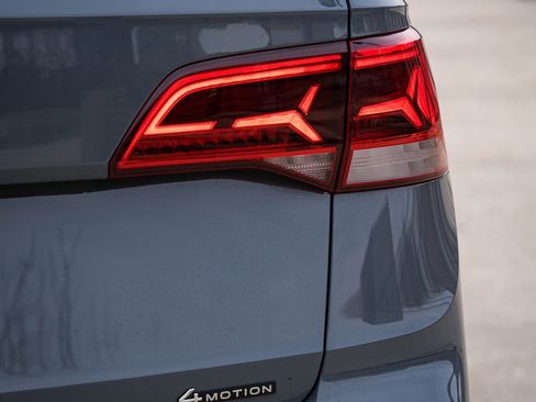 Used 2024 Volkswagen Taos SEL image 6