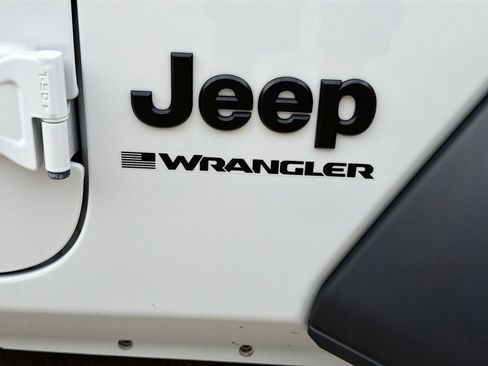 Used 2024 Jeep Wrangler Unlimited Sport AWD/4WD image 12