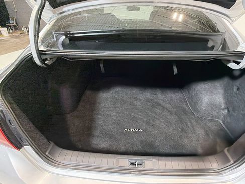 Used 2018 Nissan Altima 2.5 SL FWD image 26