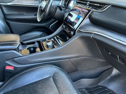 Used 2021 Jeep Grand Cherokee L Limited w/ MOPAR Finishing Package image 17