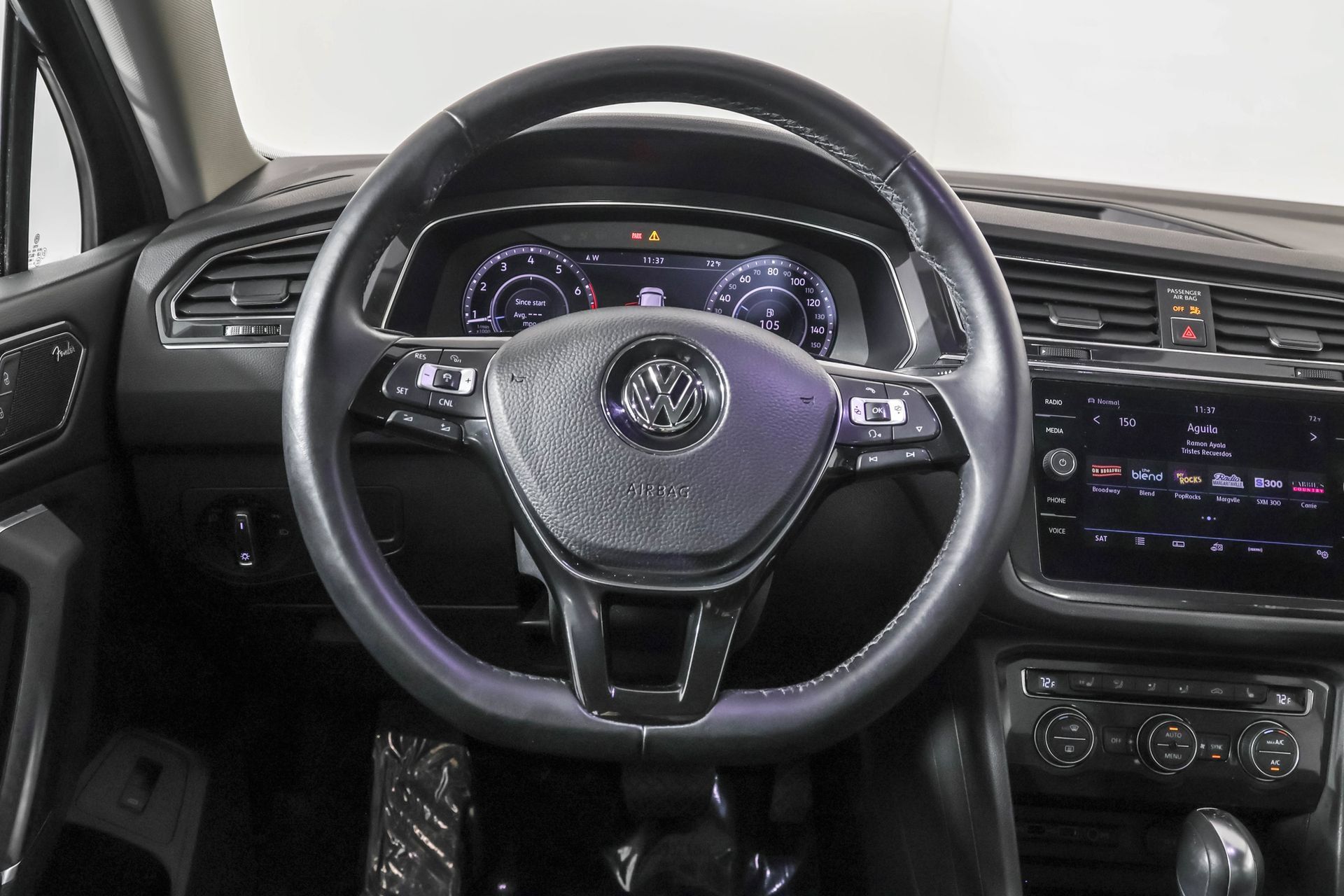 Used 2018 Volkswagen Tiguan SEL Premium AWD/4WD image 24