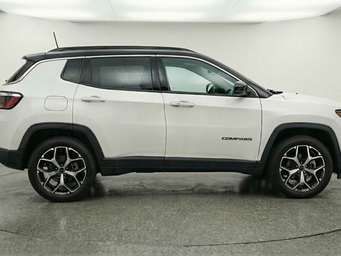 Used 2025 Jeep Compass Limited AWD/4WD image 11