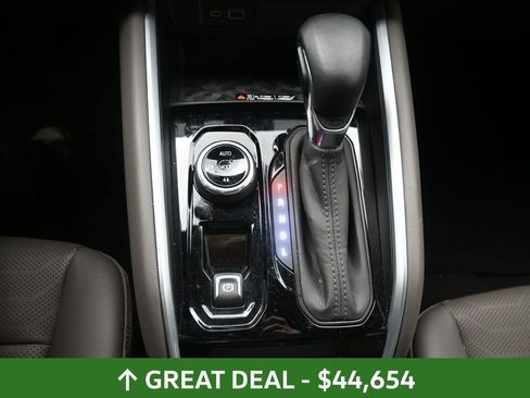 Used 2024 Chevrolet Colorado ZR2 w/ ZR2 Convenience Package III AWD/4WD image 29