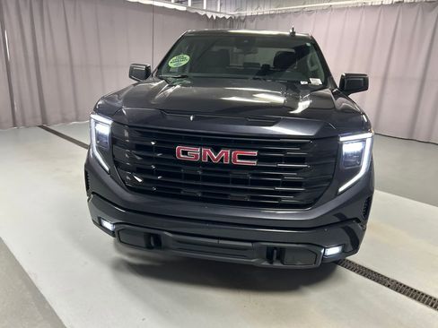 Used 2022 GMC Sierra 1500 Elevation image 2