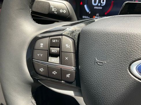 Used 2026 Ford Explorer Platinum AWD/4WD image 4