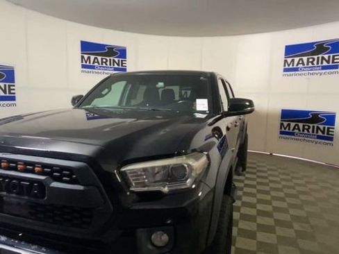 Used 2018 Toyota Tacoma TRD Off-Road image 5