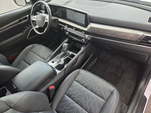 Used 2025 Kia Telluride AWD image 27
