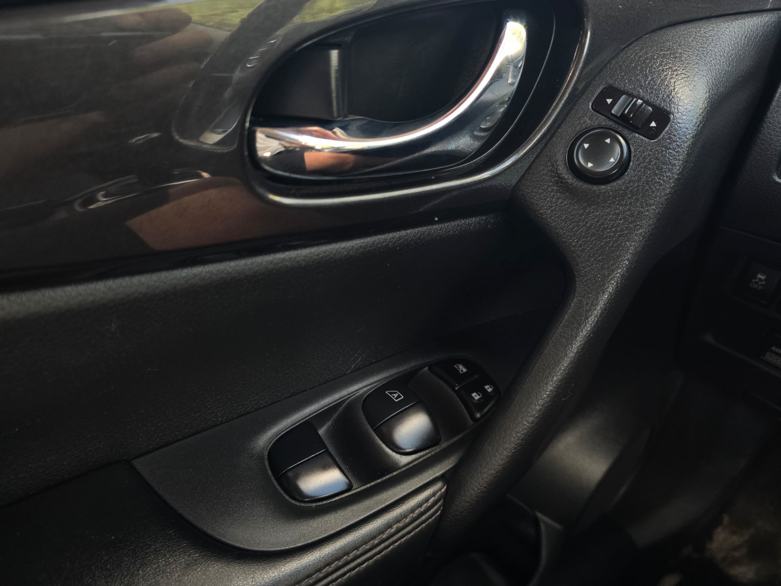 Used 2020 Nissan Rogue SV AWD/4WD image 24