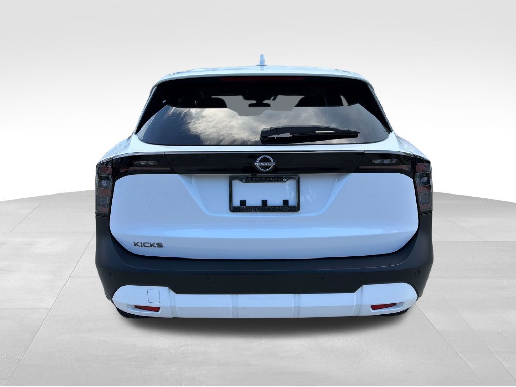 Certified 2025 Nissan Kicks SV FWD image 6