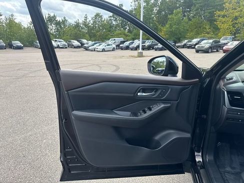 Used 2022 Nissan Rogue SL image 25