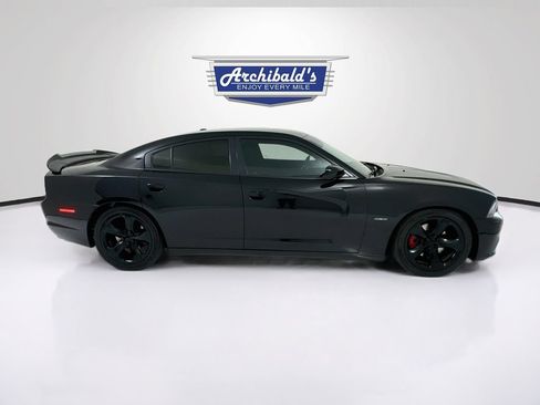 Used 2014 Dodge Charger R/T w/ Blacktop Package RWD image 9