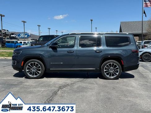 Used 2023 Jeep Wagoneer Series III w/ Premium Group I AWD/4WD image 2