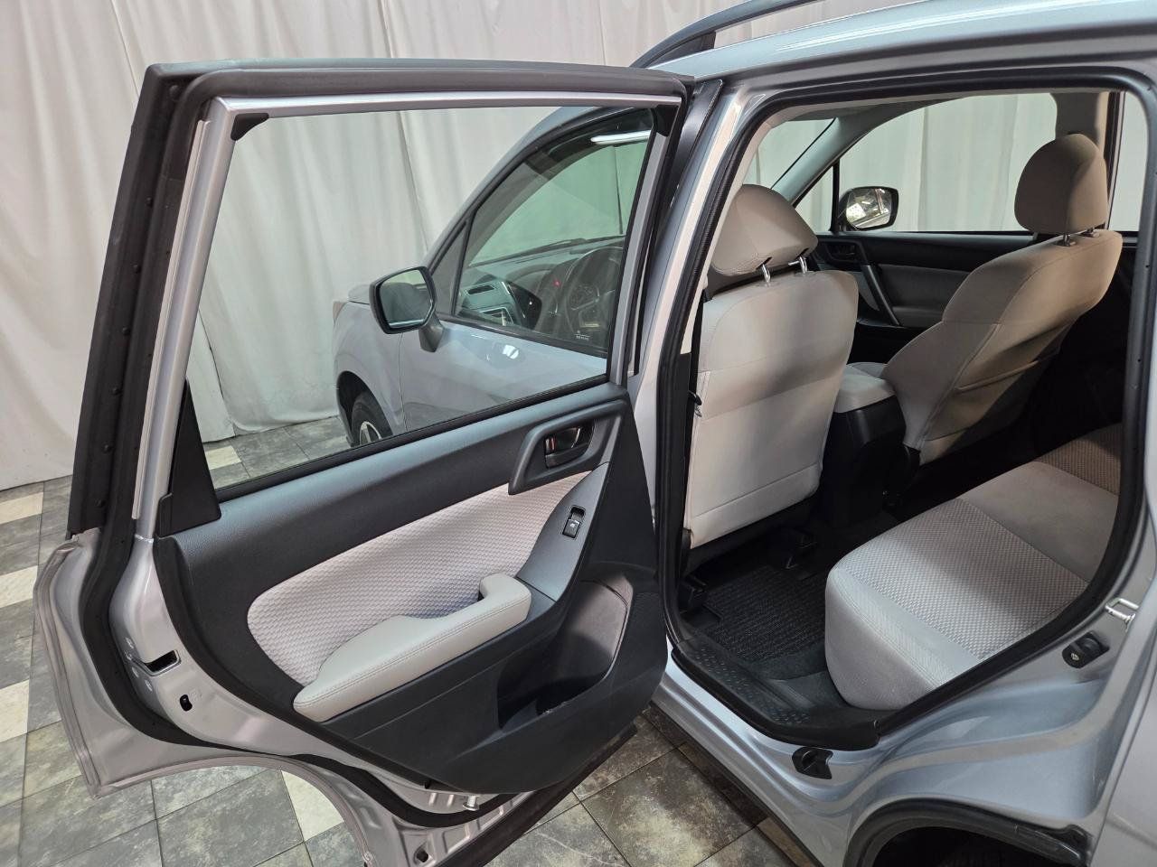 Used 2018 Subaru Forester 2.5i w/ Alloy Wheel Package AWD/4WD image 13
