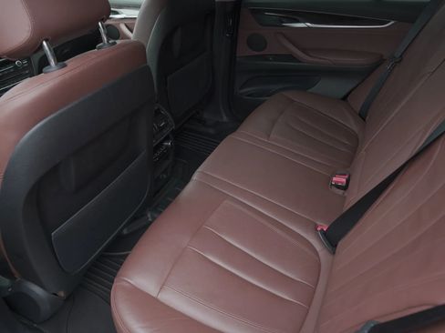 Used 2016 BMW X5 xDrive40e image 9