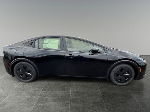 New 2026 Toyota Prius Plug-In Hybrid image 8