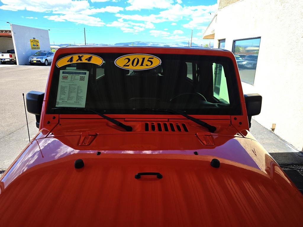 Used 2015 Jeep Wrangler Unlimited Rubicon w/ Connectivity Group AWD/4WD image 29