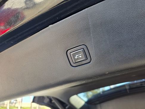 Used 2020 Chevrolet Traverse Premier w/ Redline Edition image 15