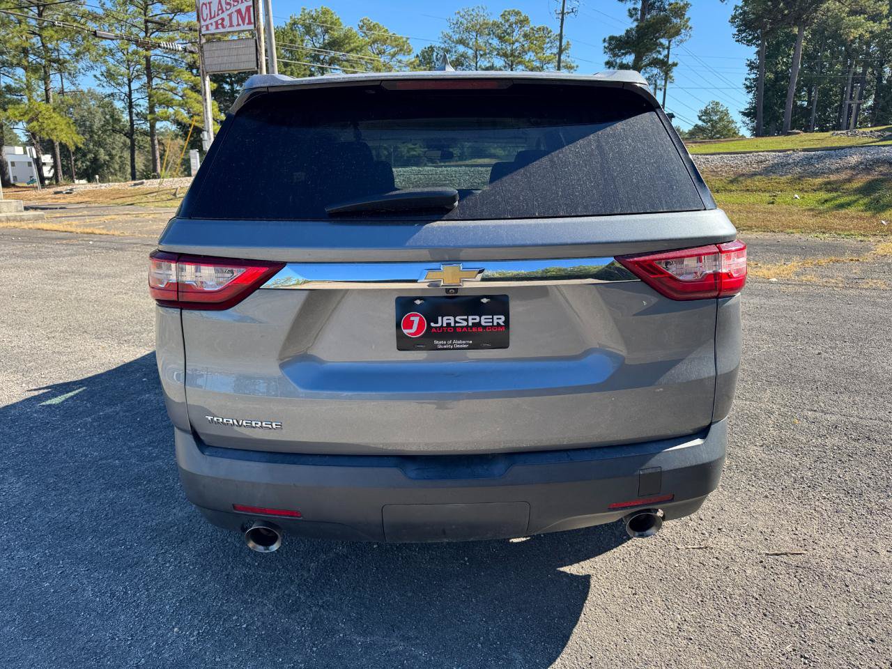 Used 2021 Chevrolet Traverse LS w/ LPO, Floor Liner Package FWD image 4