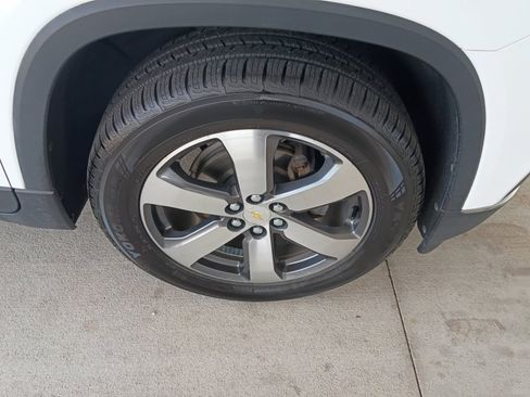 Used 2019 Chevrolet Traverse LT w/ LT Premium Package FWD image 25