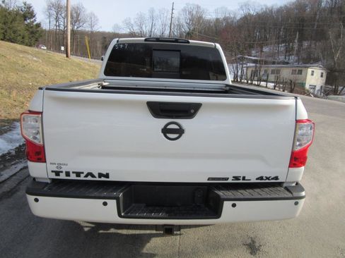 Used 2019 Nissan Titan SL w/ Midnight Edition AWD/4WD image 4
