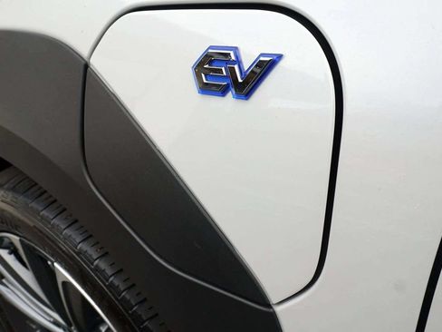 Used 2023 Subaru Solterra AWD image 15