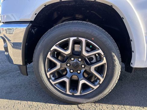 New 2026 RAM 1500 Laramie AWD/4WD image 17