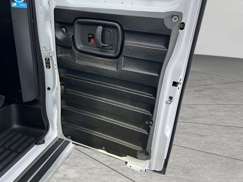 Used 2024 Chevrolet Express 2500 w/ Driver Convenience Package image 32