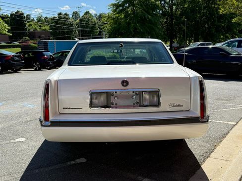Used 1995 Cadillac De Ville Concours FWD image 3
