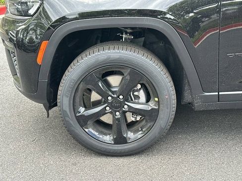 New 2026 Jeep Grand Cherokee L Limited RWD image 13