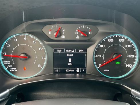 Used 2023 Chevrolet Equinox LS image 24