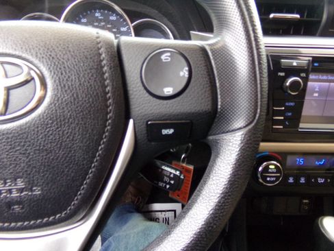 Used 2015 Toyota Corolla LE image 27