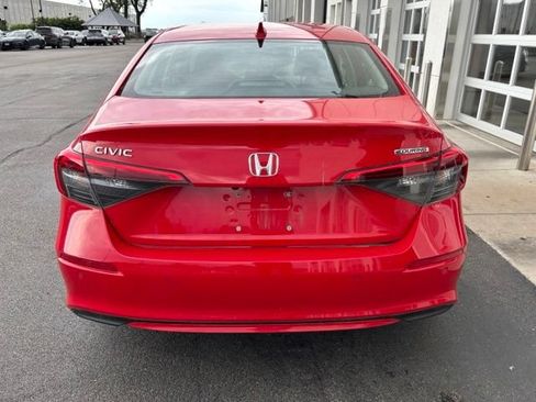 Used 2023 Honda Civic Touring image 4