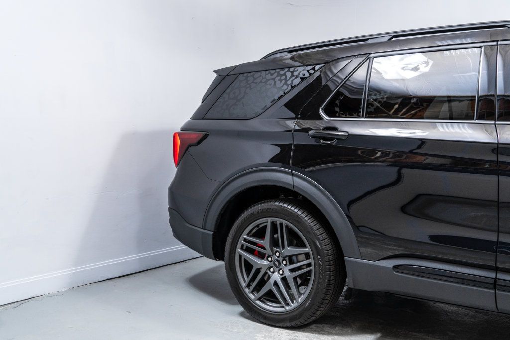 Used 2025 Ford Explorer ST w/ Sun And Sound Package AWD/4WD image 11