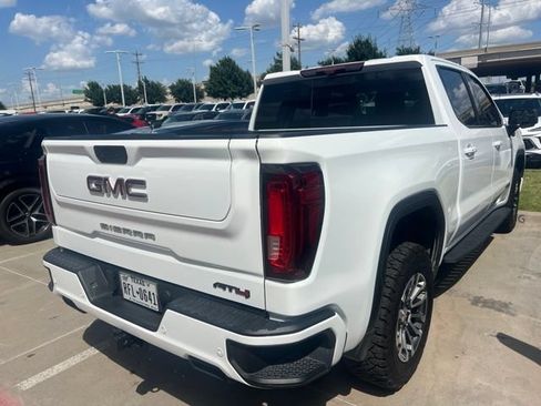 Used 2022 GMC Sierra 1500 AT4 w/ AT4 Premium Package AWD/4WD image 3