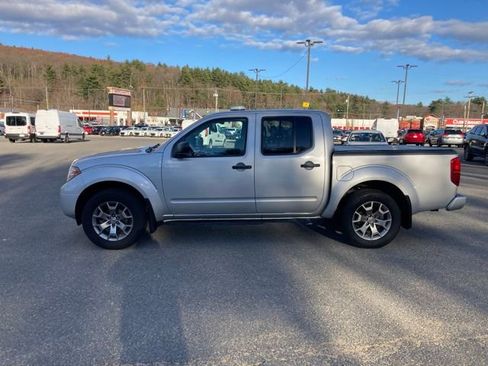 Used 2020 Nissan Frontier SV image 4