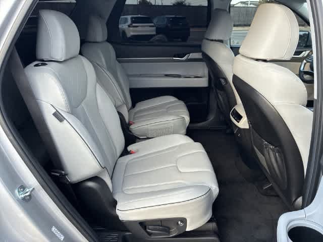 Used 2024 Hyundai Palisade SEL FWD image 21