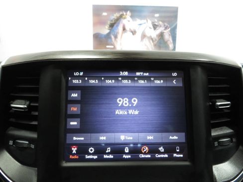 Used 2020 RAM 1500 Laramie AWD/4WD image 21