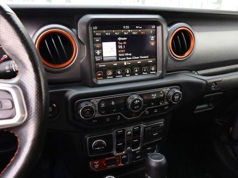 Used 2021 Jeep Gladiator Mojave AWD/4WD image 15