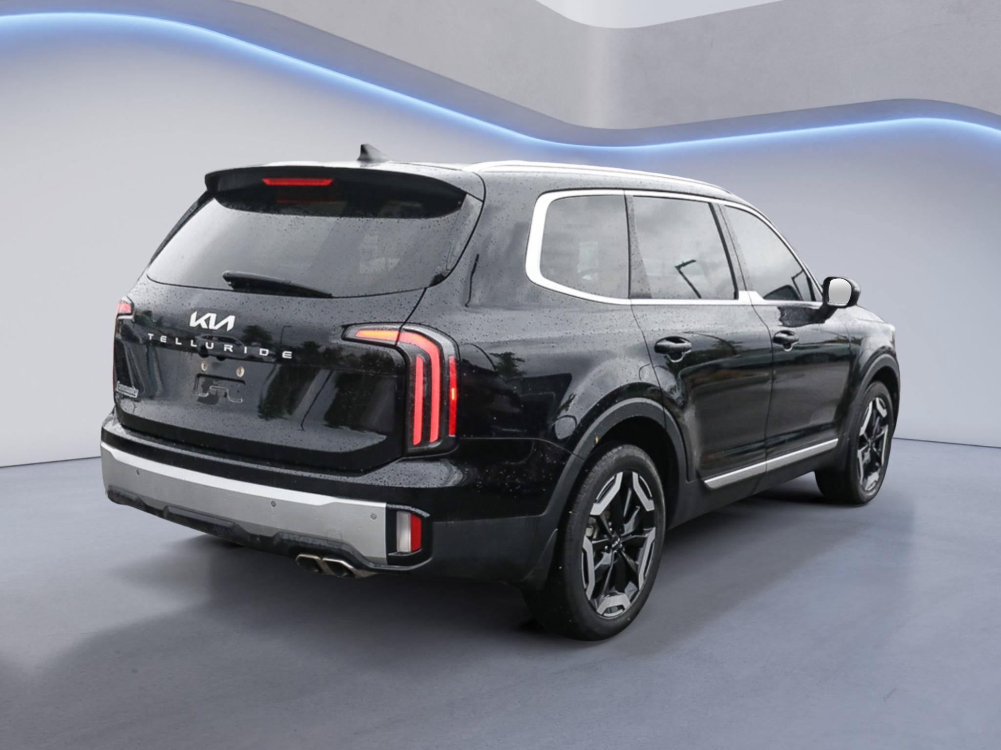 Used 2024 Kia Telluride EX w/ EX Captain's Chair Package FWD image 8