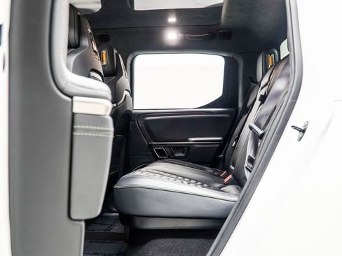 Used 2022 Rivian R1T Adventure image 39