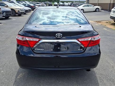 Used 2016 Toyota Camry XLE w/ Moonroof Package FWD image 5