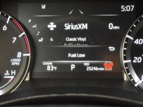 Used 2025 Toyota Highlander LE FWD image 29